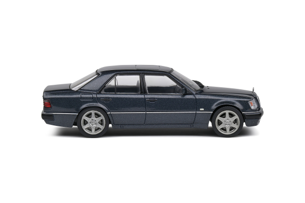 Mercedes-Benz (W124) E60 AMG Schwarz Metal 1994 1:43 Modellauto Solido 421437370