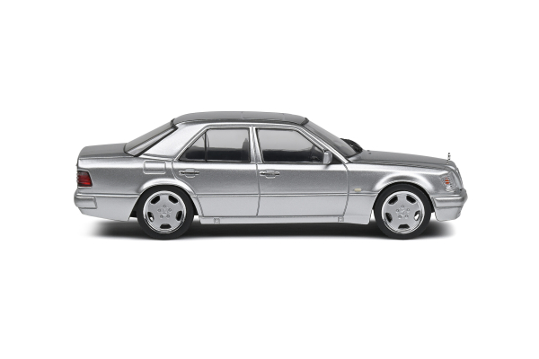 Mercedes-Benz (W124) E60 AMG Silber Metal 1994 1:43 Modellauto Solido 421437380