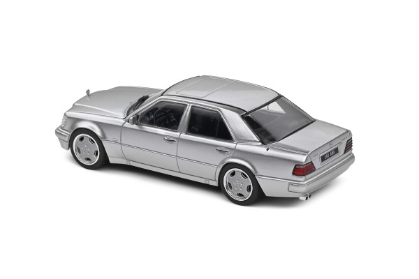 Mercedes-Benz (W124) E60 AMG Silber Metal 1994 1:43 Modellauto Solido 421437380