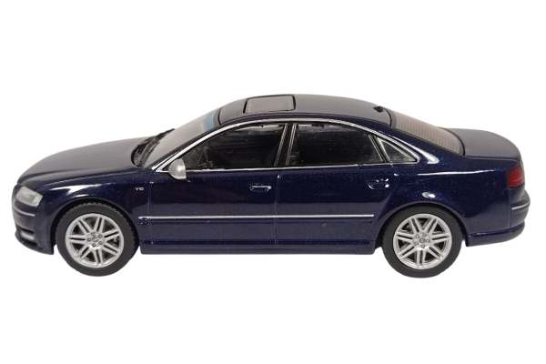 Audi D3 S8 2010 blau 1:43 Modellauto Solido 421438211