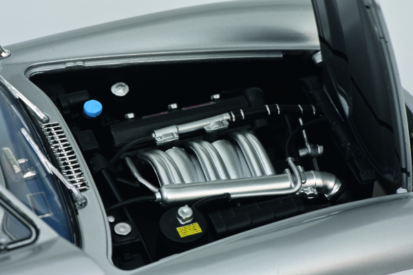 Mercedes Benz 300SL gullwing W198 silver 1:18 Schuco 450045200 Modelcar