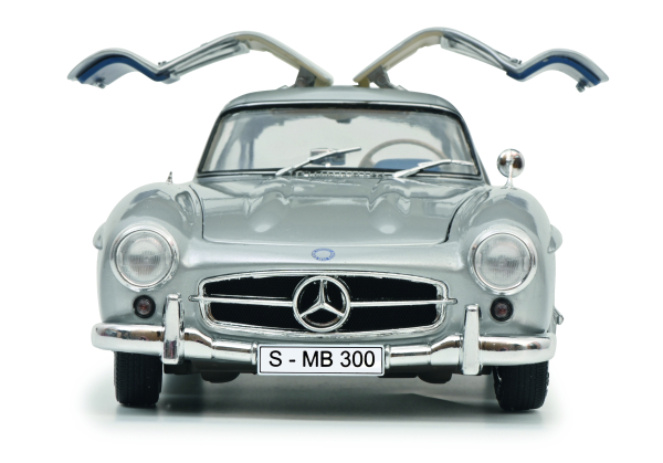 Mercedes Benz 300SL gullwing W198 silver 1:18 Schuco 450045200 Modelcar
