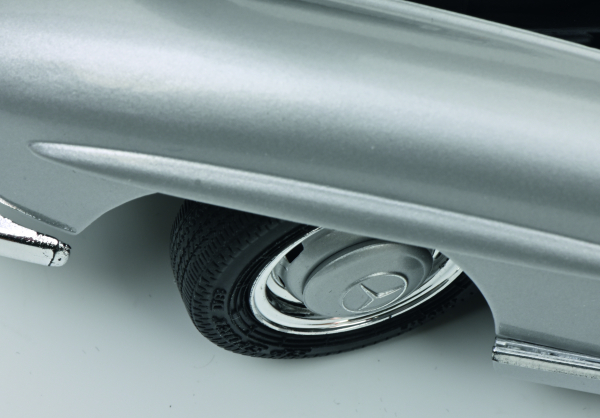 Mercedes Benz 300SL gullwing W198 silver 1:18 Schuco 450045200 Modelcar