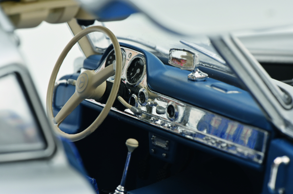 Mercedes Benz 300SL gullwing W198 silver 1:18 Schuco 450045200 Modelcar