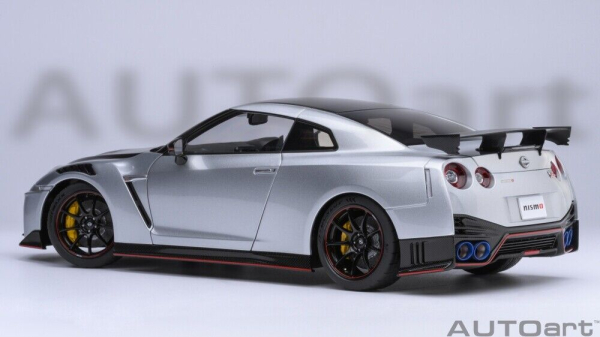 AUTOart Nissan NISMO R35 GT-R 2022 silver Carbon 1:18 77503 Modelcar