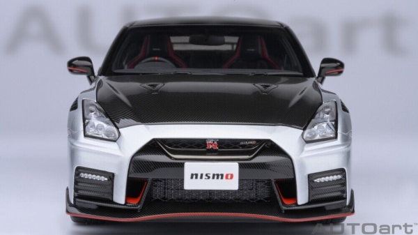 AUTOart Nissan NISMO R35 GT-R 2022 silver Carbon 1:18 77503 Modelcar