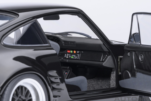 AUTOart PORSCHE 911(930) TURBO WANGAN MIDNIGHT "BLACK BIRD" 1:18 - 78158
