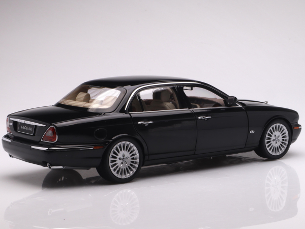 Almost Real 810501 Jaguar XJ6 X350 ebony black 1:18 limited 1/1008 modelcar