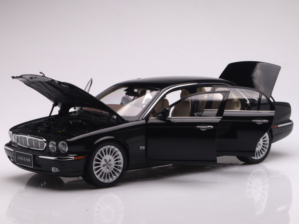 Almost Real 810501 Jaguar XJ6 X350 ebony black 1:18 limited 1/1008 modelcar
