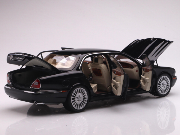 Almost Real 810501 Jaguar XJ6 X350 ebony black 1:18 limited 1/1008 modelcar