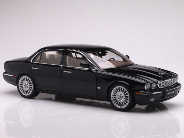 Almost Real 810501 Jaguar XJ6 X350 ebony black 1:18 limited 1/1008 modelcar