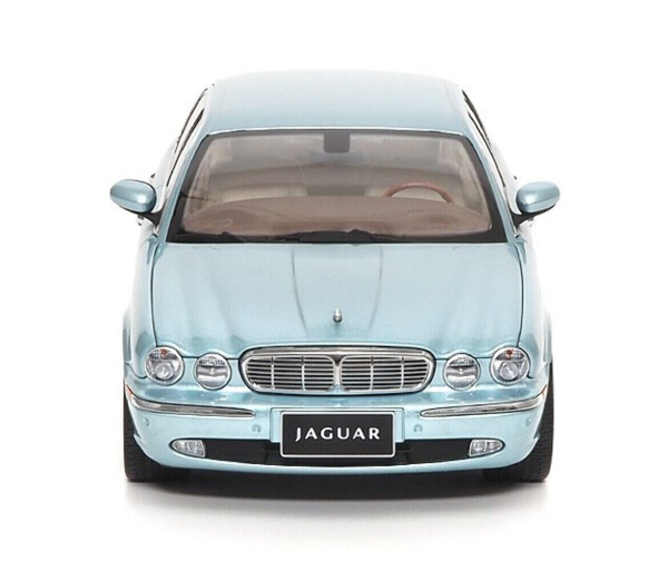 Almost Real 810503 Jaguar XJ6 X350 Seafrost lightblue 1:18 limited 1/1008 modelcar