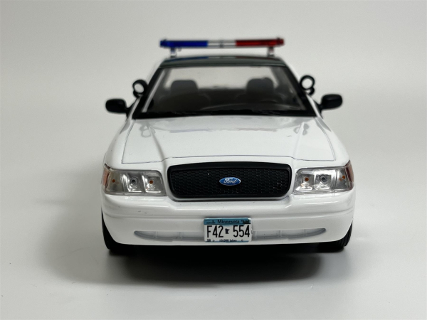 Ford Crown Victoria Duluth police interceptor Fargo TV Serie 1:24 Modellauto Greenlight 84153