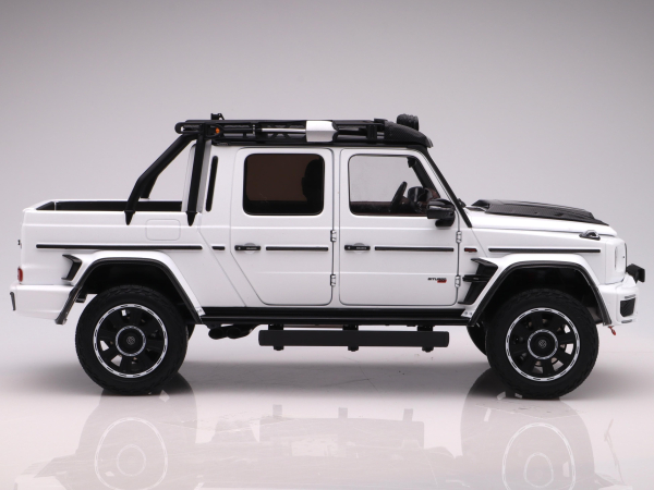 Almost Real 860524 Mercedes-Benz Brabus G800 Adventure XPL 2020 polar weiss 1:18 limitiert 1/1008 Modellauto