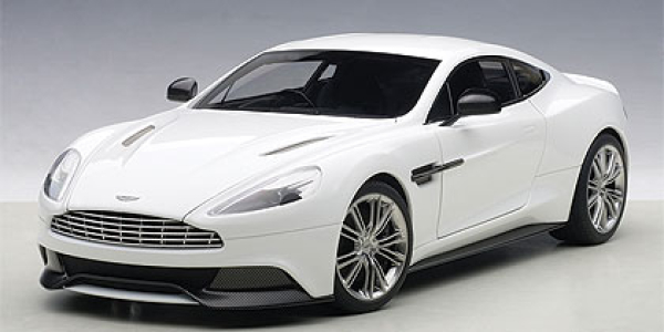 AUTOart ASTON MARTIN VANQUISH GLOSSY 2015 WEISS 1:18 70250