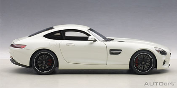 AUTOart MERCEDES-AMG GT S (DESIGNO DIAMOND WEISS) 1:18 - 76311