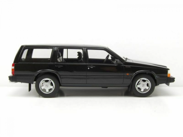 Cult Scale Models Volvo 740 Turbo Estate 1988 schwarz limitiert 1/100 Modellauto