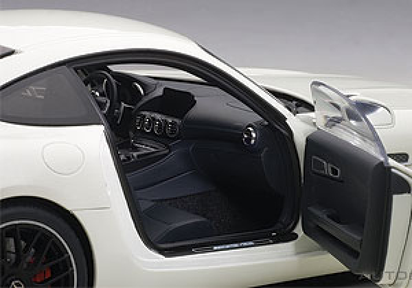 AUTOart MERCEDES-AMG GT S (DESIGNO DIAMOND WEISS) 1:18 - 76311