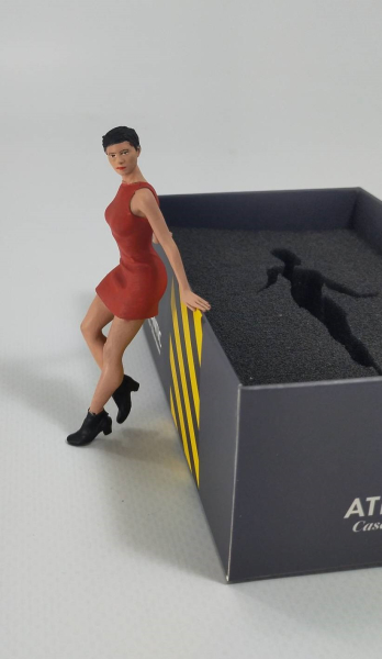 Atlantic 1:18 Figur Frau Moana in roten Kleid für Modellbau Diorama