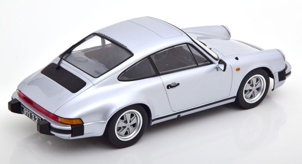 KK-Scale Porsche 911 Carrera 3.2 Coupe 1988 silbergrey 250.000 911er 1:18 limited 180711 modelcar