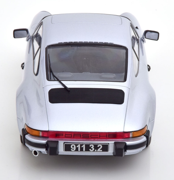 KK-Scale Porsche 911 Carrera 3.2 Coupe 1988 silbergrey 250.000 911er 1:18 limited 180711 modelcar