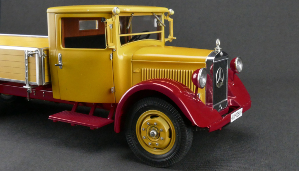 CMC Mercedes-Benz LO 2750 LKW mit Pritschenaufbau 1933-1936 1:18 M-169