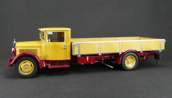 CMC Mercedes-Benz LO 2750 LKW mit Pritschenaufbau 1933-1936 1:18 M-169