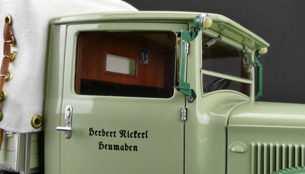 CMC Mercedes-Benz LO 2750 LKW mit Planenaufbau, 1933-1936 1:18 M-170