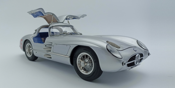 CMC Mercedes-Benz 300 SLR Uhlenhaut Coupe 1955 M-244 limitiert 1/500 Modellauto