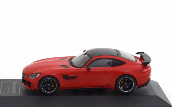 Premium X CMR Mercedes AMG GTR 2018 rot 1:43 Modellauto