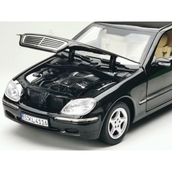 Sunstar Mercedes-Benz 2000 Pullman S600 S-Klasse schwarz 1:18 Modellauto