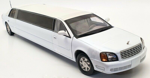 Sunstar 4232 Cadillac Deville Limousine 2004 weiss 1:18 Modellauto