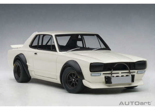 AUTOart NISSAN SKYLINE GT-R (KPGC10) Racing 1972 weiss 1:18 87279