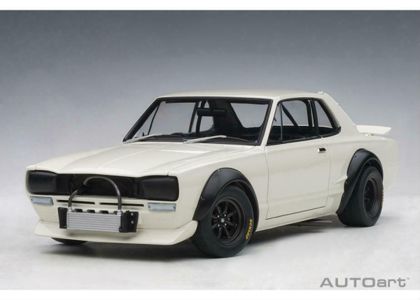 AUTOart NISSAN SKYLINE GT-R (KPGC10) Racing 1972 weiss 1:18 87279