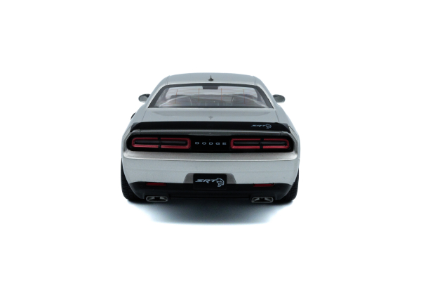 Dodge Challenger SRT Hellcat Redeye 2023 silver Widebody Triple Nickel  1:18 Solido 421186452 Modelcar