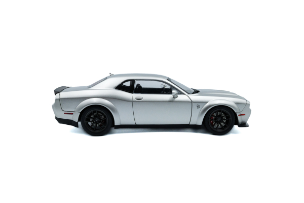 Dodge Challenger SRT Hellcat Redeye 2023 silver Widebody Triple Nickel  1:18 Solido 421186452 Modelcar