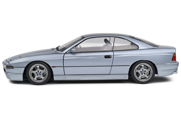 Solido 421186190 BMW 850 (E31) CSI silber  1:18 Modellauto